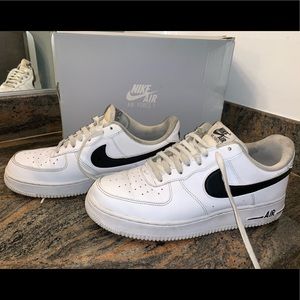 Nike air forces 1 white and black